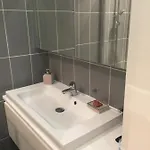 Homestay Private Bedrooms Near Eiffel Tower Paris
