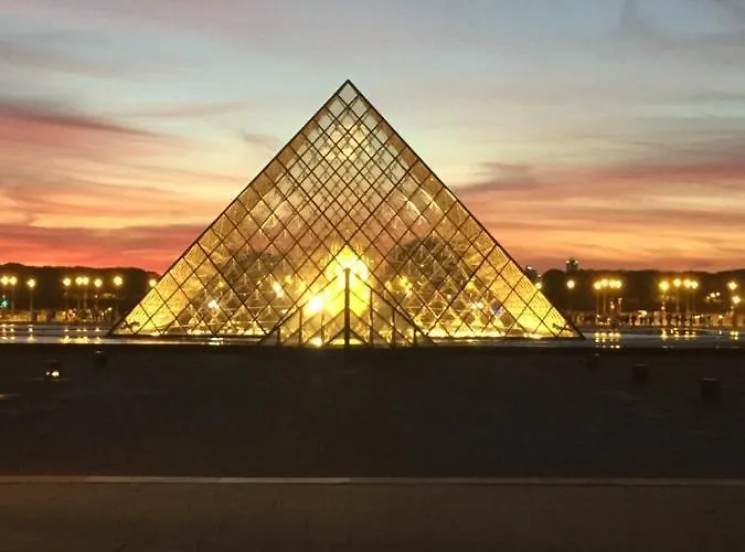 Quarto em Acomodações Particulares Private Bedrooms Near Eiffel Tower Paris