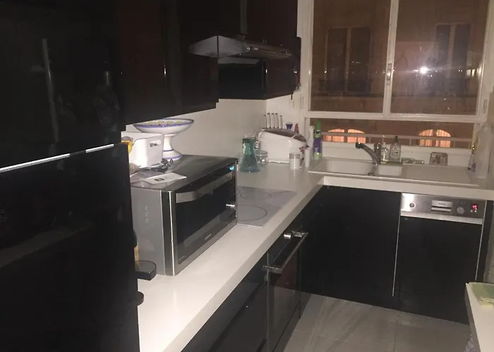 Private Bedrooms Near Eiffel Tower Quarto em Acomodações Particulares Paris