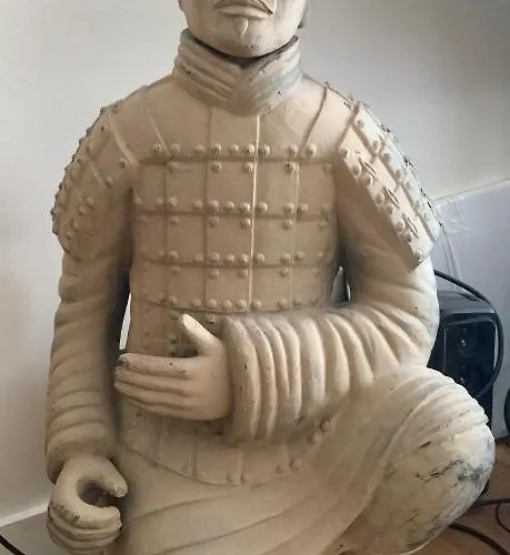 Quarto em Acomodações Particulares Private Bedrooms Near Eiffel Tower *