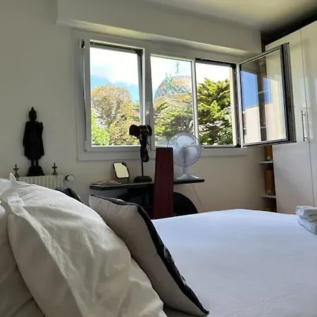 Private Bedrooms Near Eiffel Tower * Paris